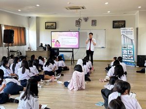 Sex Education bagi Siswa SMP Karangturi, Dokter dan Psikolog dari RS Samsoe Hidajat Jadi Narasumber