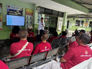 Peserta Prolanis Lanumad A. Yani Semarang Belajar Langsung dari Dokter Spesialis Bedah